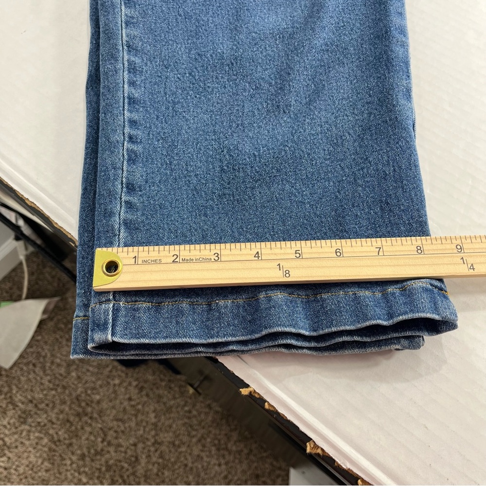 ✨ Vintage Bonjour Denim Capri Pants ✨ - Picture 9 of 13